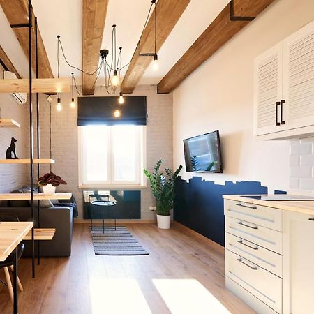 Be Happy Apartment Lviv Buitenkant foto