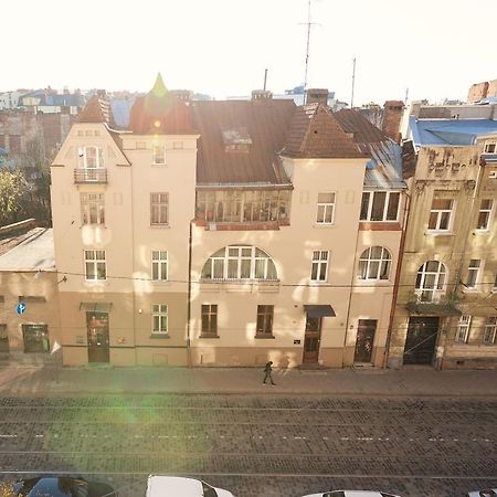 Be Happy Apartment Lviv Buitenkant foto